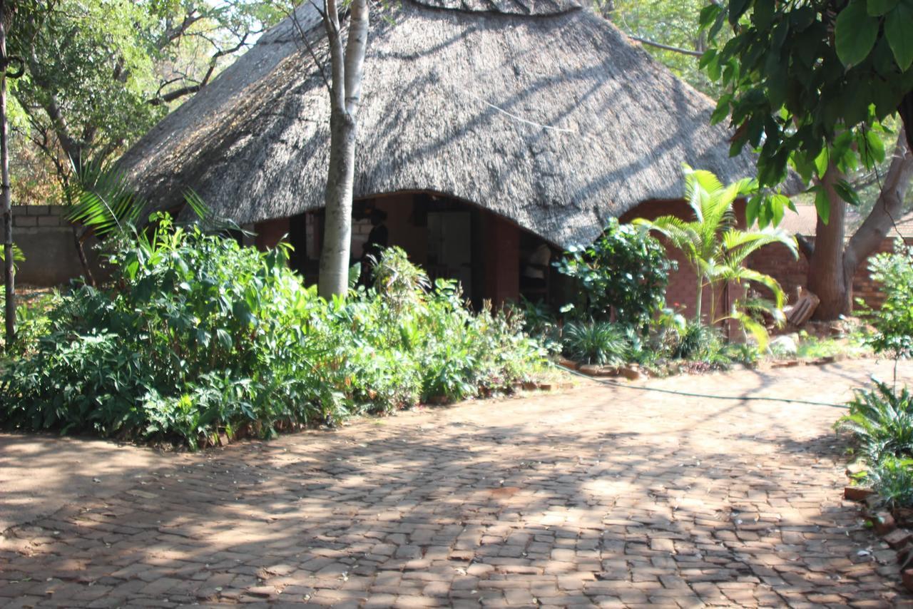 شلالات فيكتوريا Mosi-Ua-Tunya Lodge المظهر الخارجي الصورة